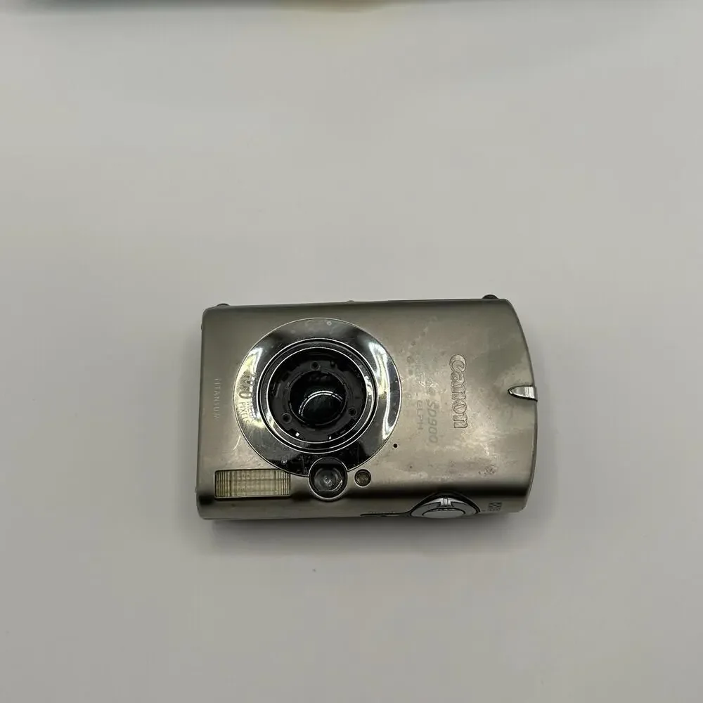 Canon PowerShot ELPH SD900 Silver 10MP 3X Zoom Digital Pocket Camera No Shutter